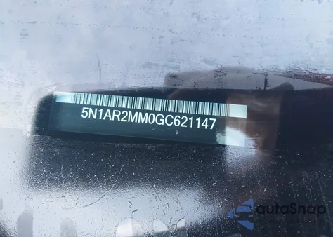 2016 Nissan Pathfinder Platinum/S/Sl/Sv z USA, uszkodzony, nr VIN 5N1AR2MM0GC621147